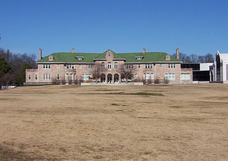 Pink Palace Museum